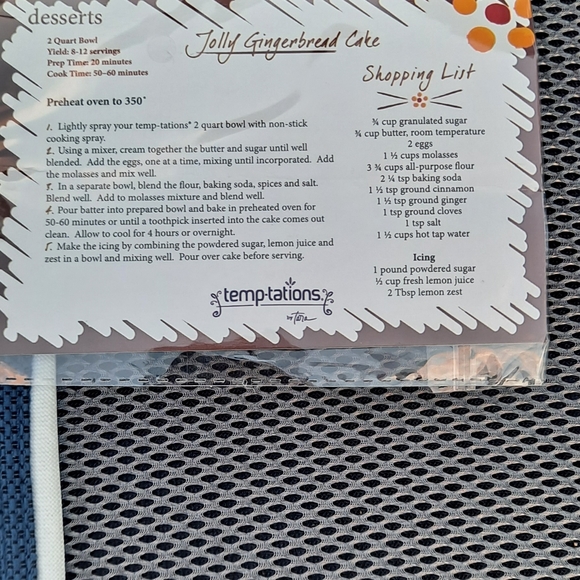 Temptations Bakeware Gingerbread with 2 ramekin Gingerbread men!Recipe card ♥️ - Picture 4 of 4